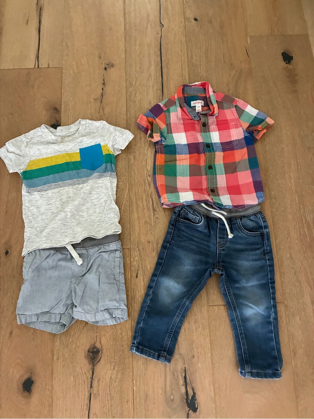Cat & Jack Boys Short-Sleeve Plaid Button-Down Shirt in Red, Green & Blue